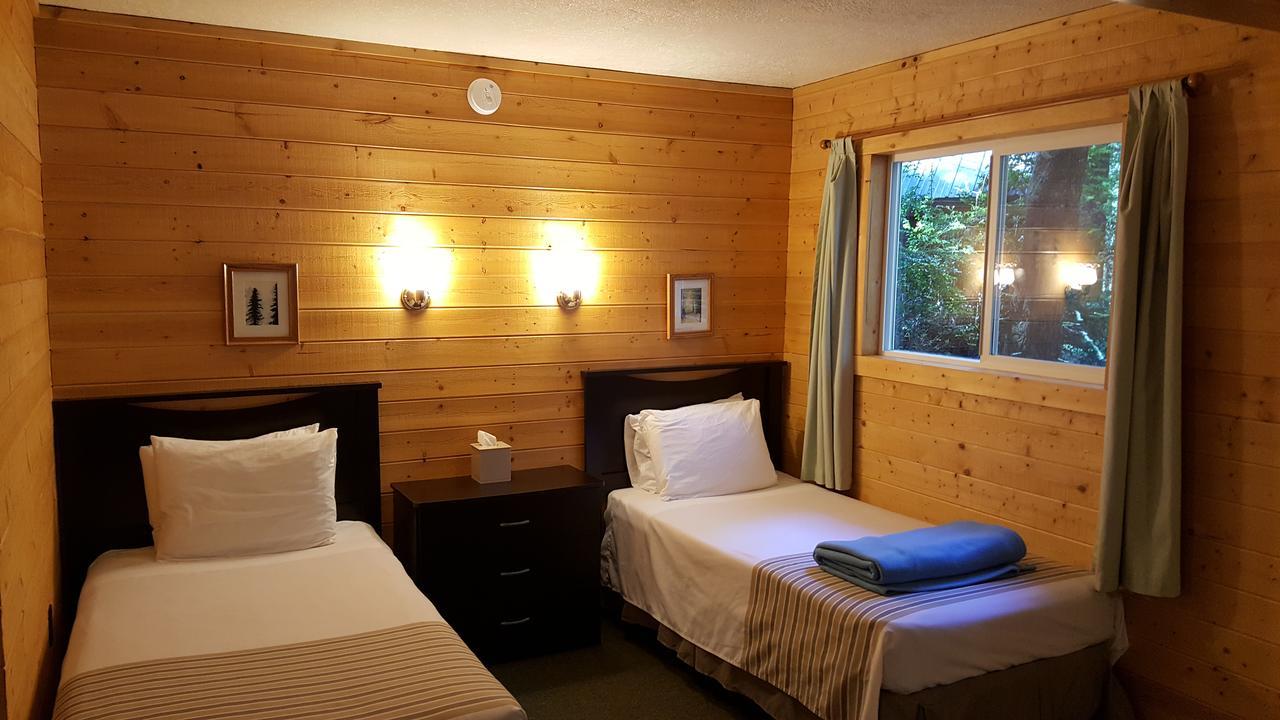 Emerald Forest Cabins Trinidad Bagian luar foto