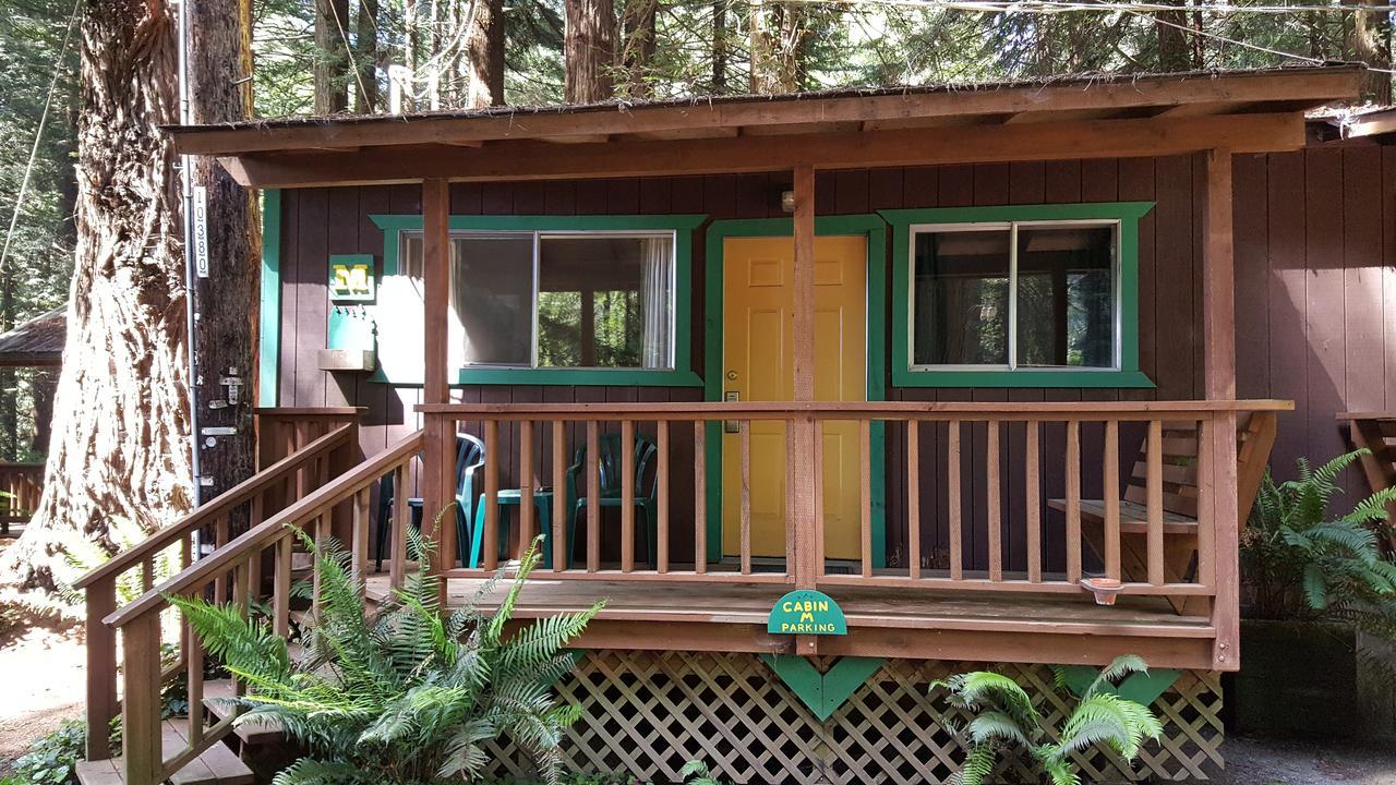Emerald Forest Cabins Trinidad Bagian luar foto