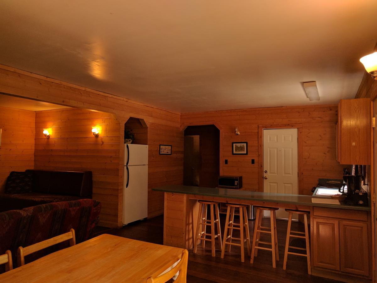 Emerald Forest Cabins Trinidad Bagian luar foto
