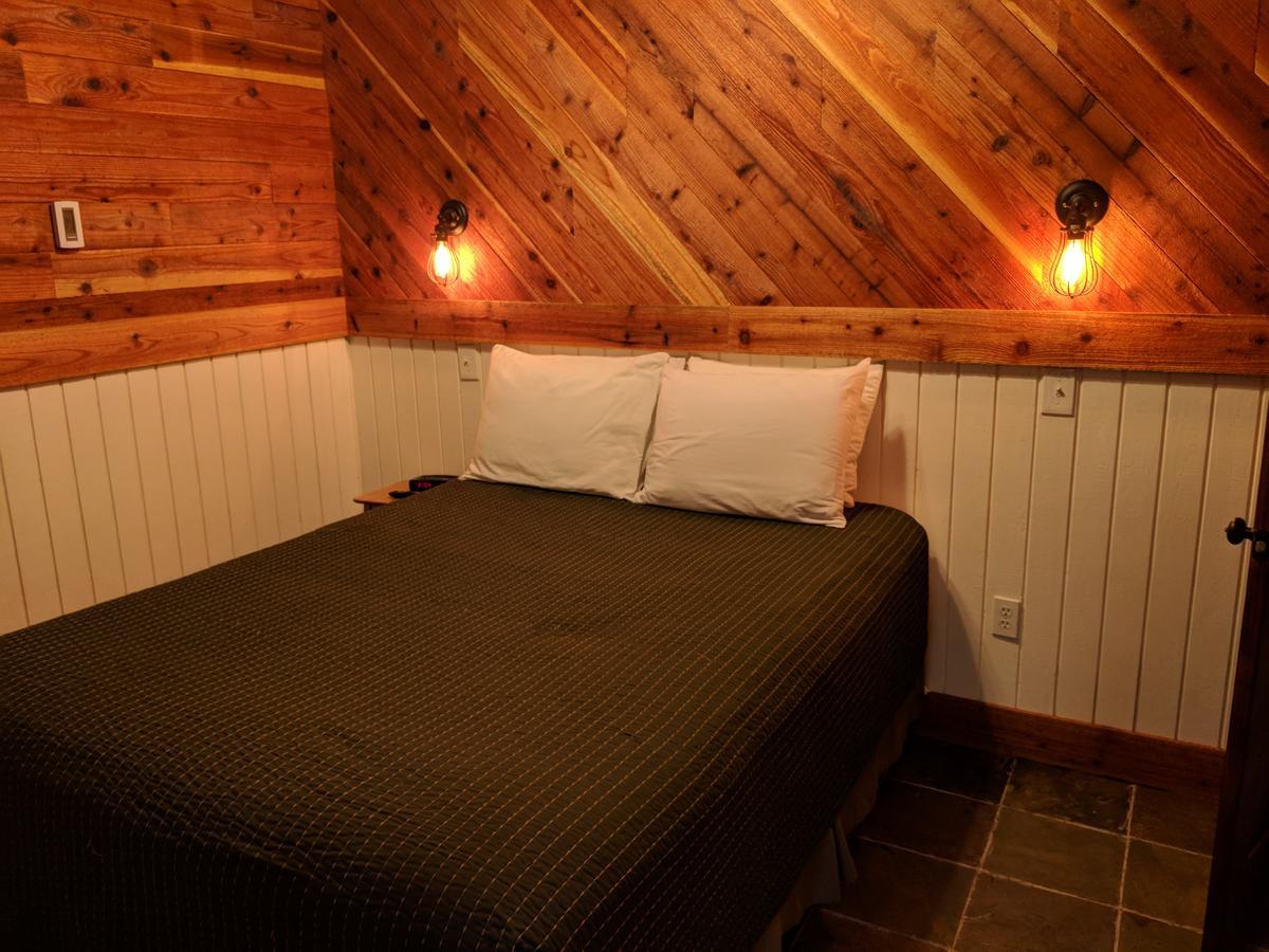 Emerald Forest Cabins Trinidad Bagian luar foto
