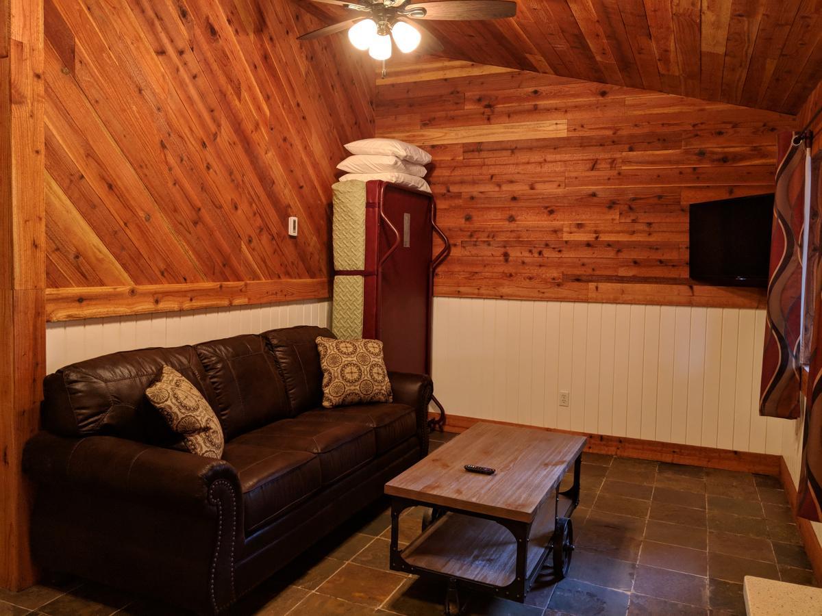 Emerald Forest Cabins Trinidad Bagian luar foto