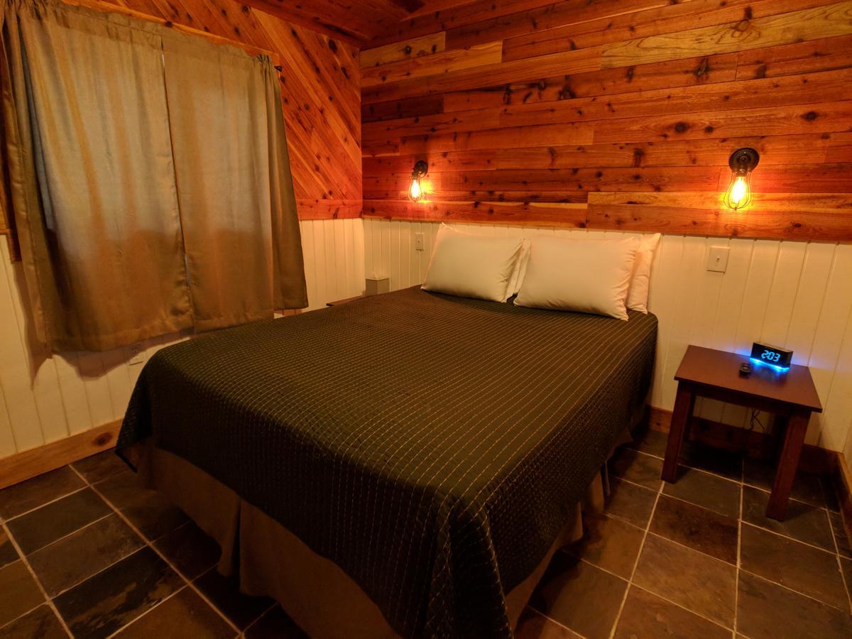 Emerald Forest Cabins Trinidad Bagian luar foto