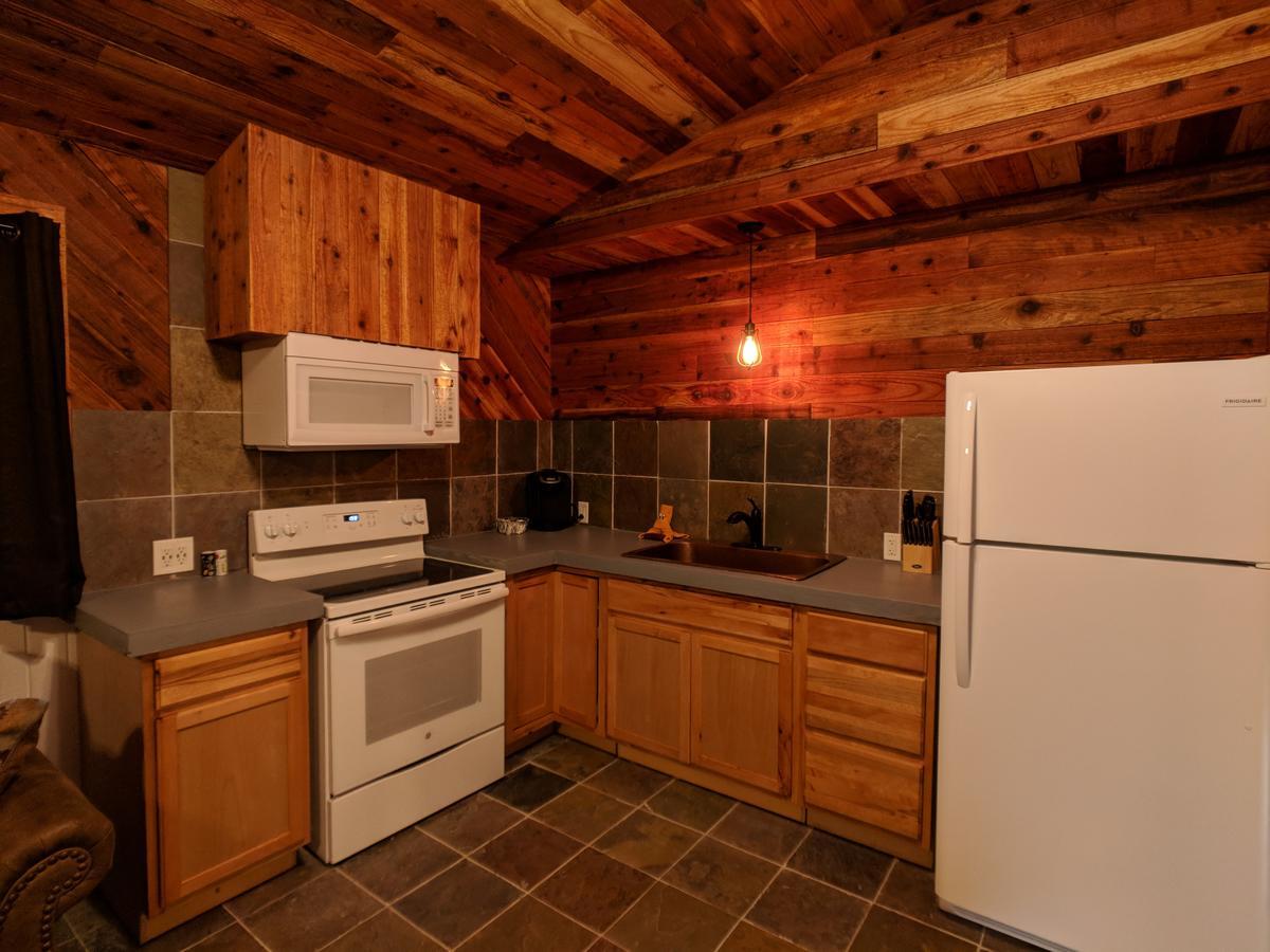 Emerald Forest Cabins Trinidad Bagian luar foto