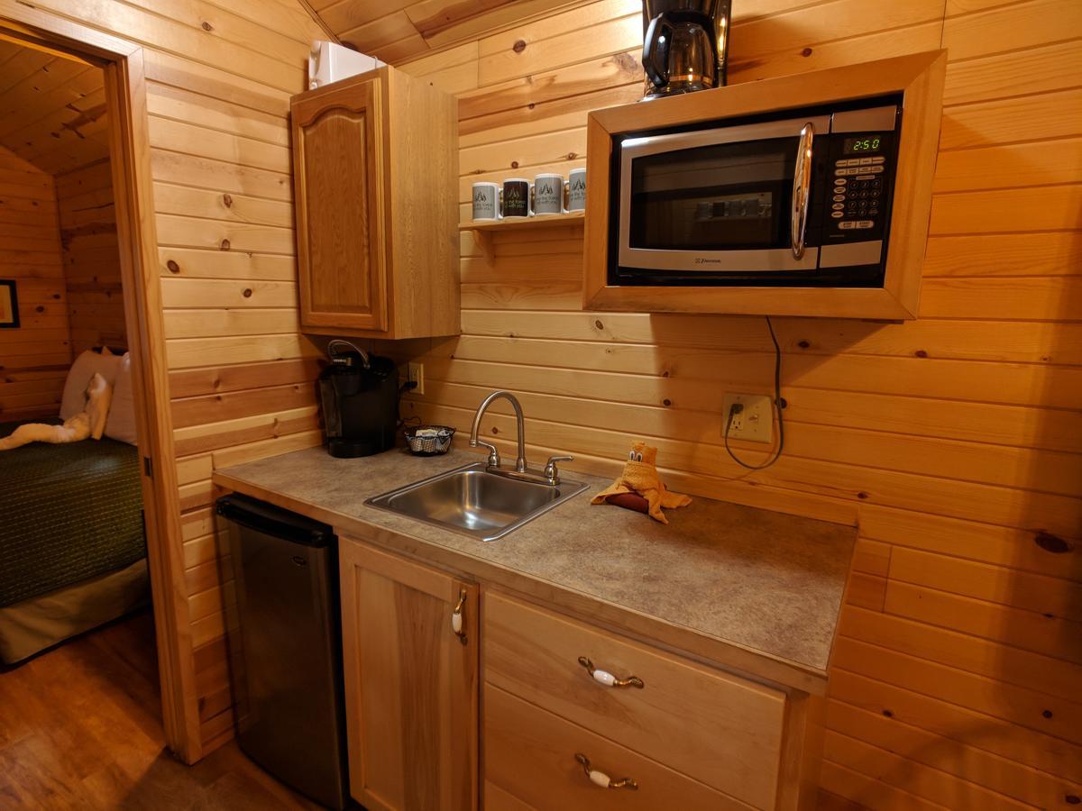 Emerald Forest Cabins Trinidad Bagian luar foto