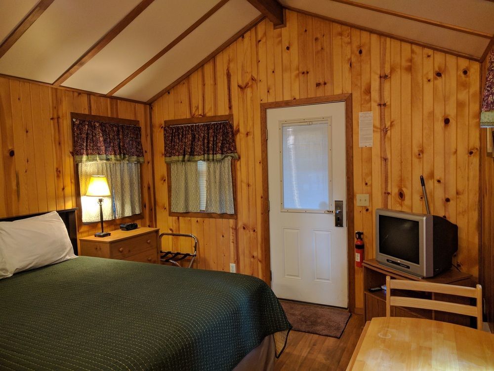 Emerald Forest Cabins Trinidad Bagian luar foto